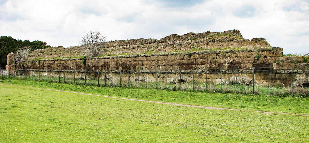 Restos de los arcos del Aqua Marcia con los del Aqua Iulia y Aqua Tepula encima. Foto: Wikimedia/Chris73 Restos de los arcos del Aqua Marcia con los del Aqua Iulia y Aqua Tepula encima. Foto: Wikimedia/Chris73