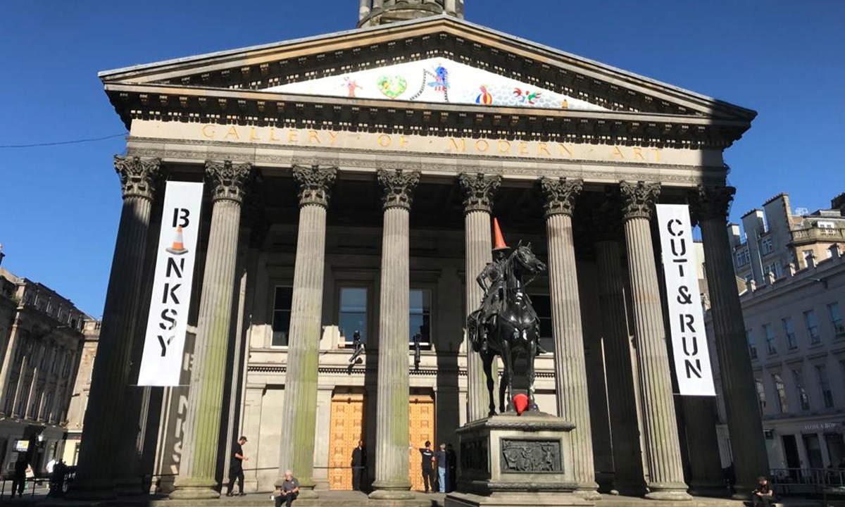 Via alla prima mostra ufficiale di Banksy dopo 14 anni dall'ultima. Si tiene a Glasgow