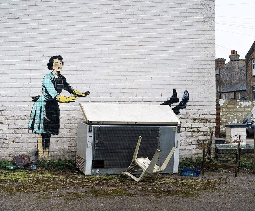 Banksy makes a new mural, against violence against women