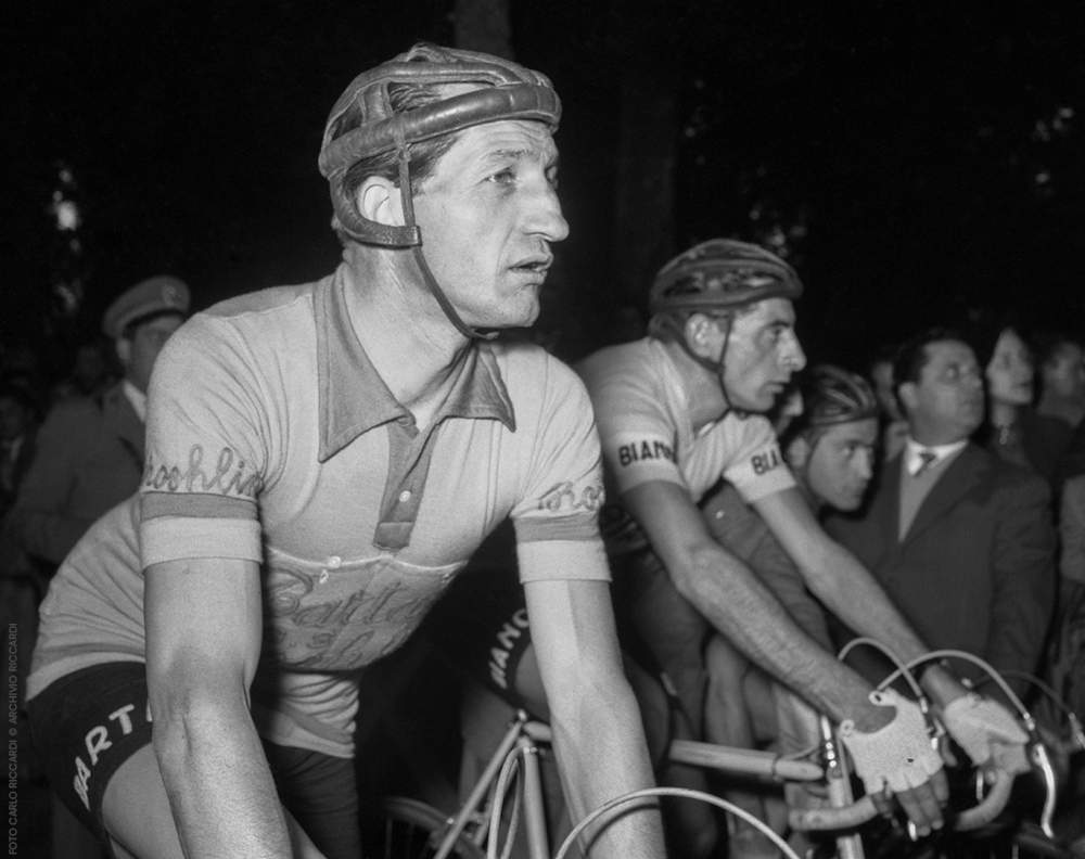 At the Museo di Roma in Trastevere, the Giro d'Italia through never-before-seen shots from the Riccardi Historical Archives 