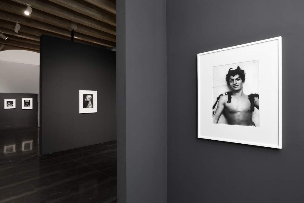 After forty years, Florence dedicates major exhibition to Robert Mapplethorpe, with unprecedented comparison 