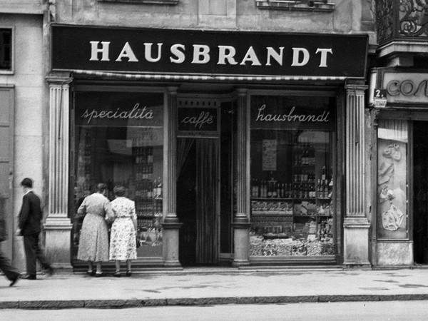A Trieste una mostra ripercorre la storia del Caffè Hausbrandt