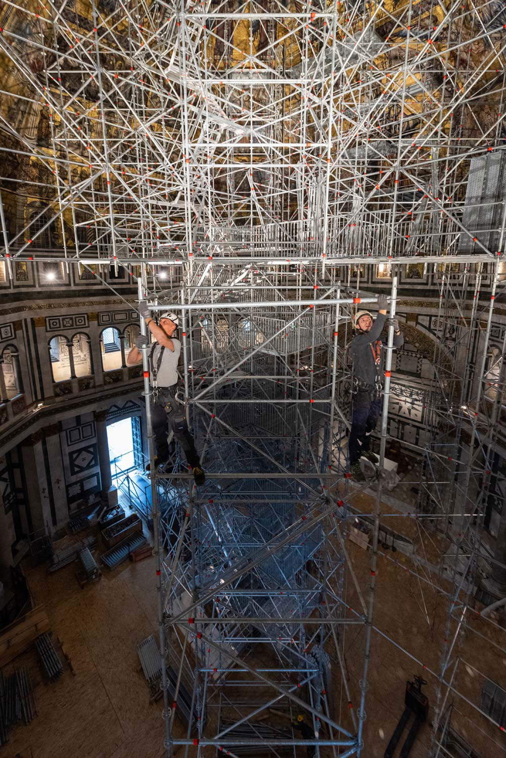Die Restaurierungsstätte der Mosaiken des Baptisteriums von Florenz Die Restaurierungsstätte der Mosaiken des Baptisteriums von Florenz