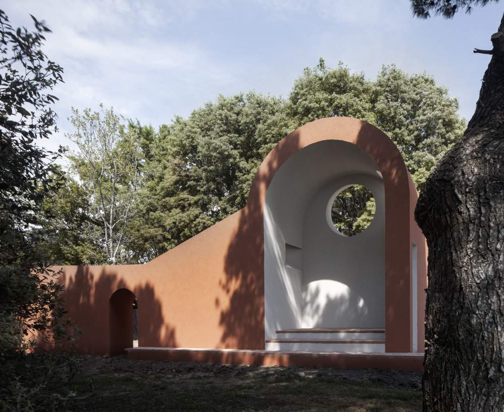 Ten international photographers star at Vatican Chapels in the woods of St. George's Island