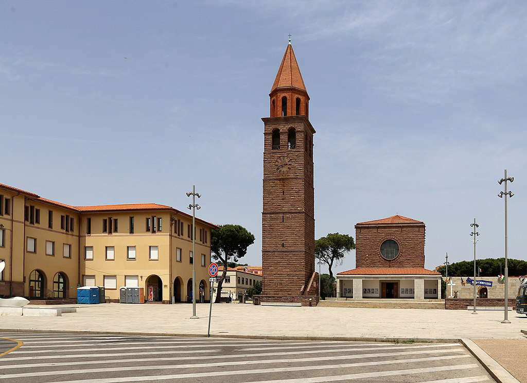 Carbonia, Piazza Roma. Photo: Francesco Bini Carbonia, Piazza Roma. Photo: Francesco Bini