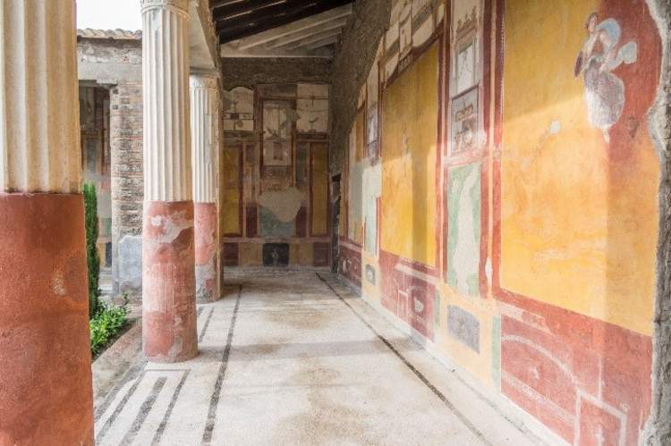 Pompei consiglia itinerari al fresco nel Parco archeologico. E apre il giardino della Palestra Grande 