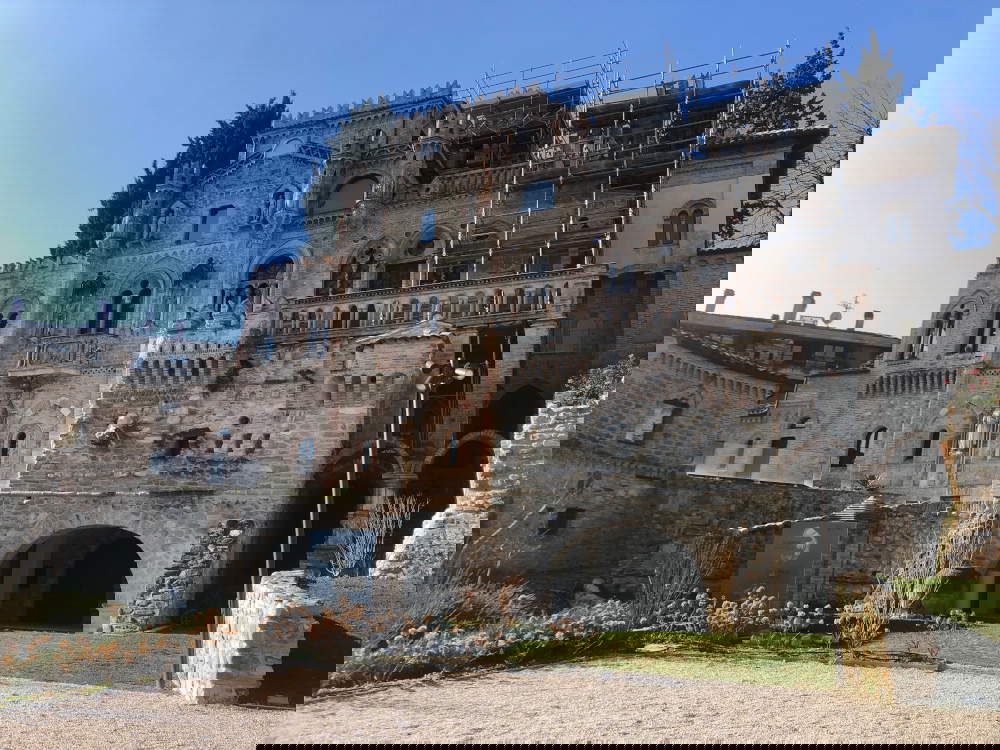 Extérieur du Castello Della Monica