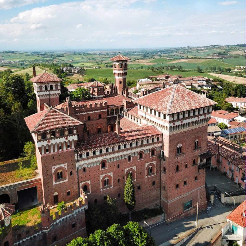 Il Castello di Cereseto Il Castello di Cereseto