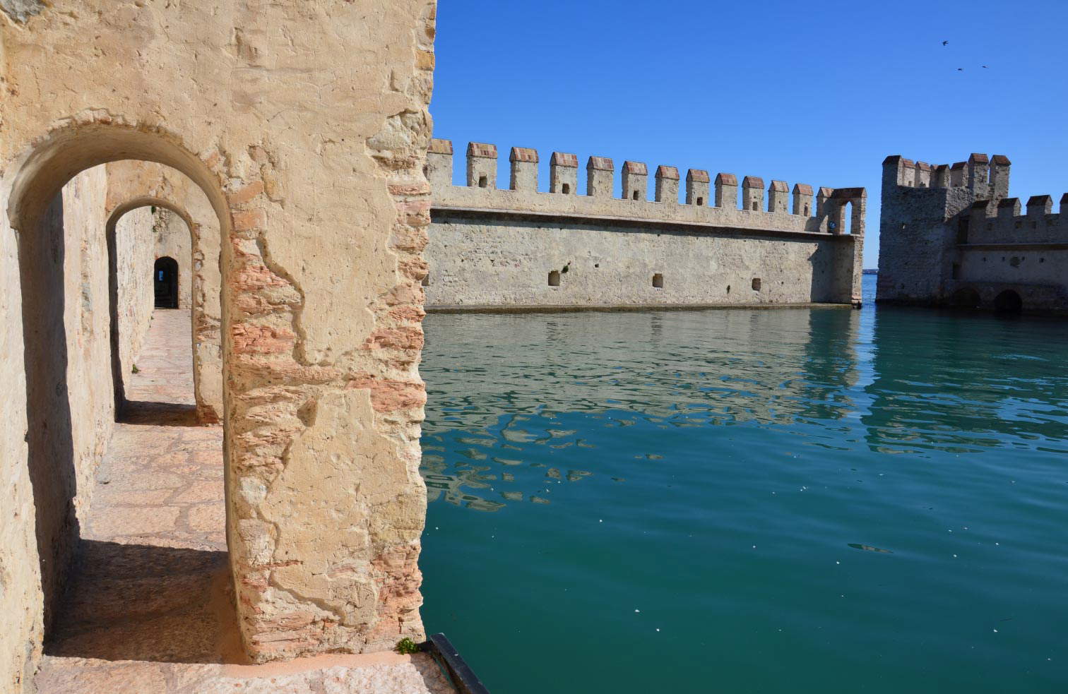 Il Castello Scaligero Di Sirmione, Gioiello Sul Garda