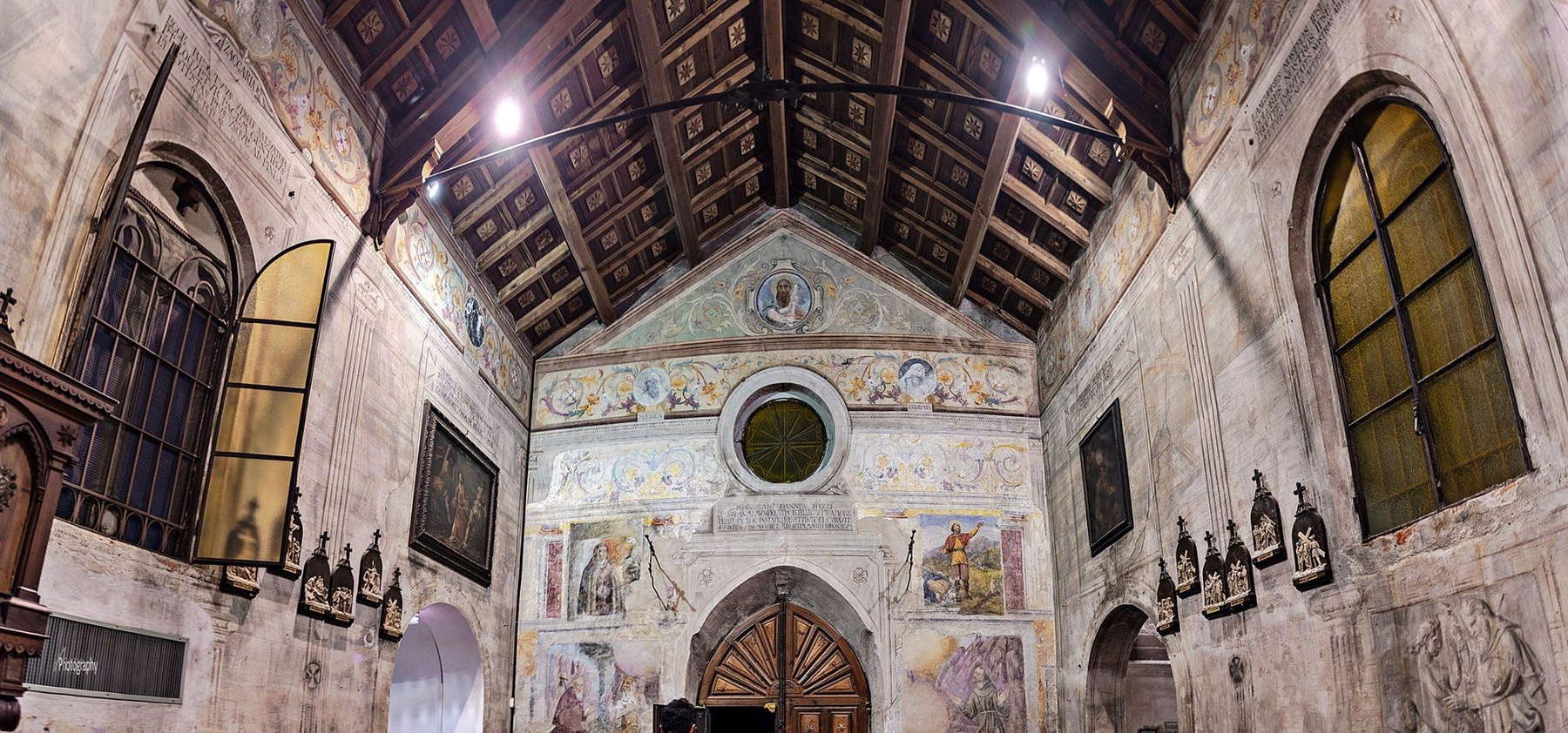 La chiesa di Santo Stefano Protomartire a Castel Lambro La chiesa di Santo Stefano Protomartire a Castel Lambro