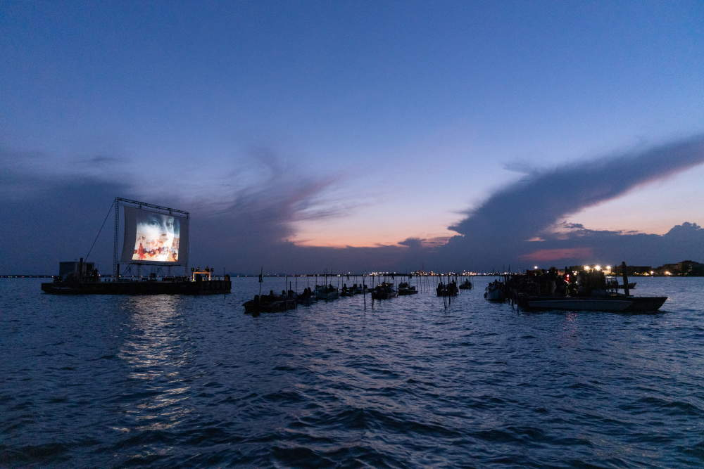 Venezia, torna nelle acque della laguna il cinema galleggiante 