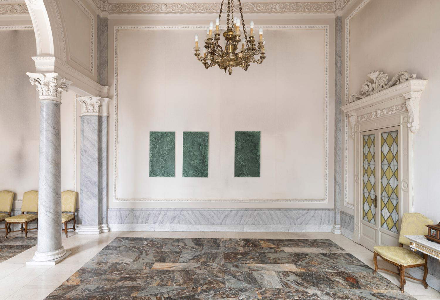 Linda Carrara, Palazzo del Comune