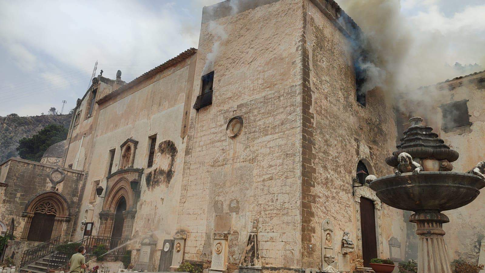 Palermo, fires destroy 15th-century church of Santa Maria di GesÃ¹