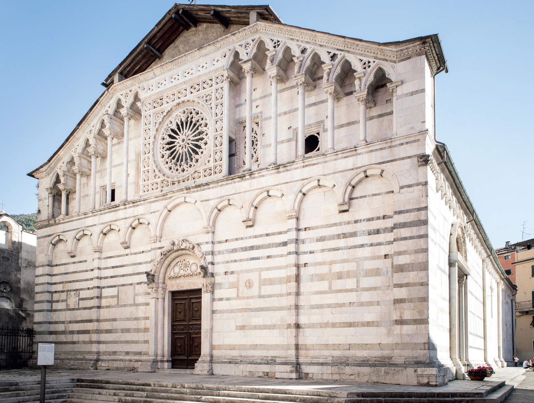 Il Duomo di Carrara. Foto: Alessandro Pasquali / Danae Project Il Duomo di Carrara. Foto: Alessandro Pasquali / Danae Project