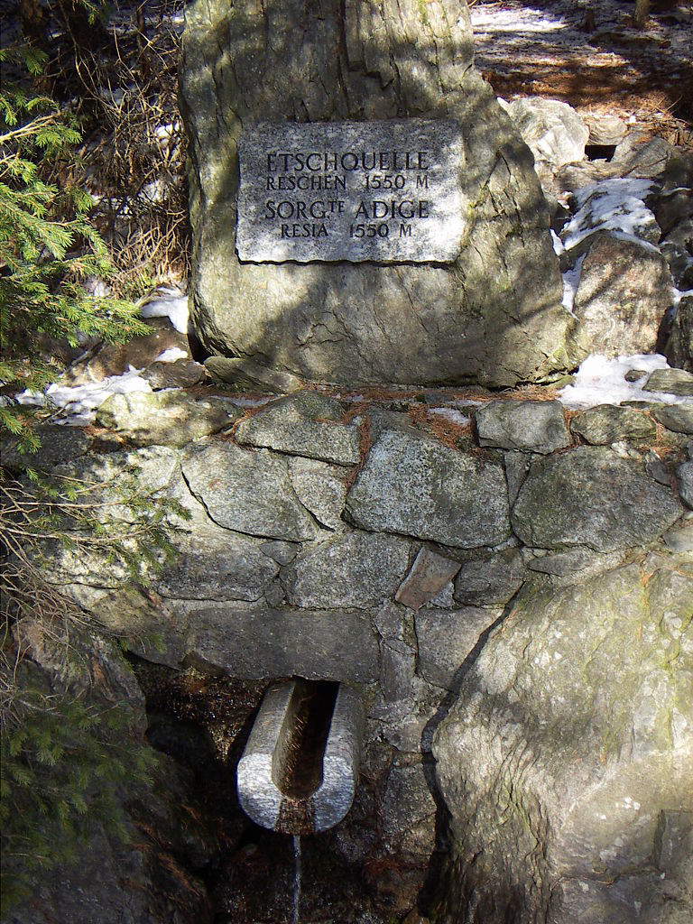 Falsa sorgente dell'Adige. Foto: Luca Lorenzi Falsa sorgente dell'Adige. Foto: Luca Lorenzi
