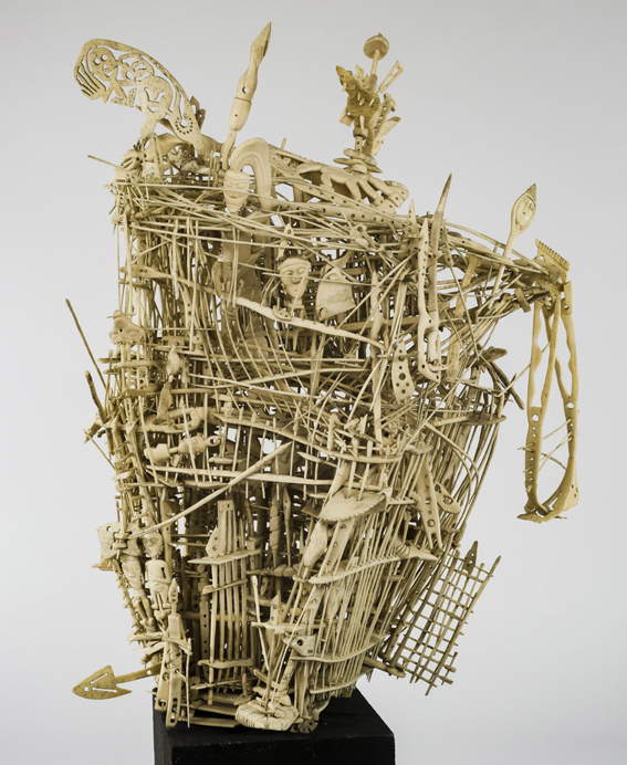 Francesco Toris, Die neue Welt (1898-1900; Tierknochen; Turin, Museum für Anthropologie und Ethnographie)