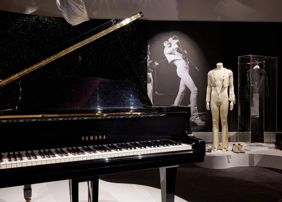 Die Ausstellung der Freddie Mercury-Objekte