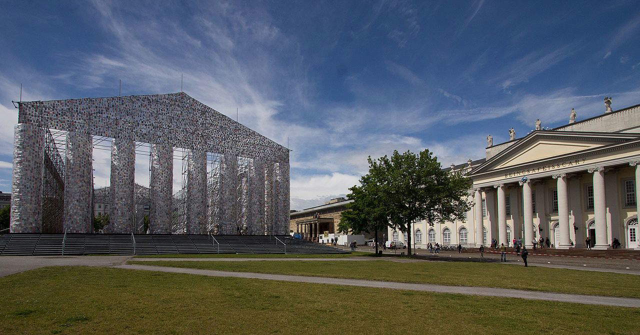 Was rund um die Documenta passiert, zwischen Ketten-Rücktritten und Kontrollvorwürfen