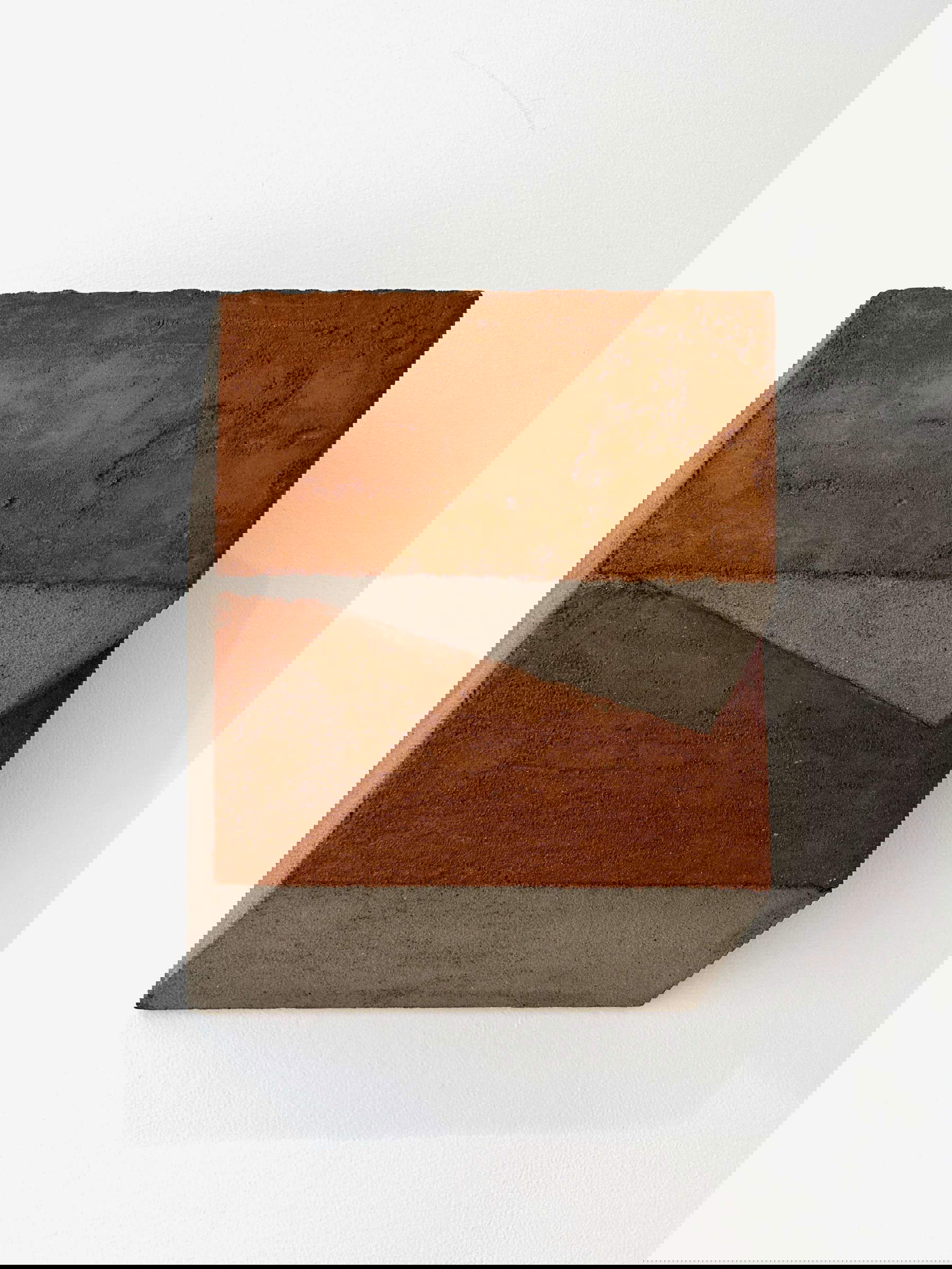 Giuseppe Uncini, Senza titolo (1970; mattoni e cemento, 29 x 25 x 10 cm)