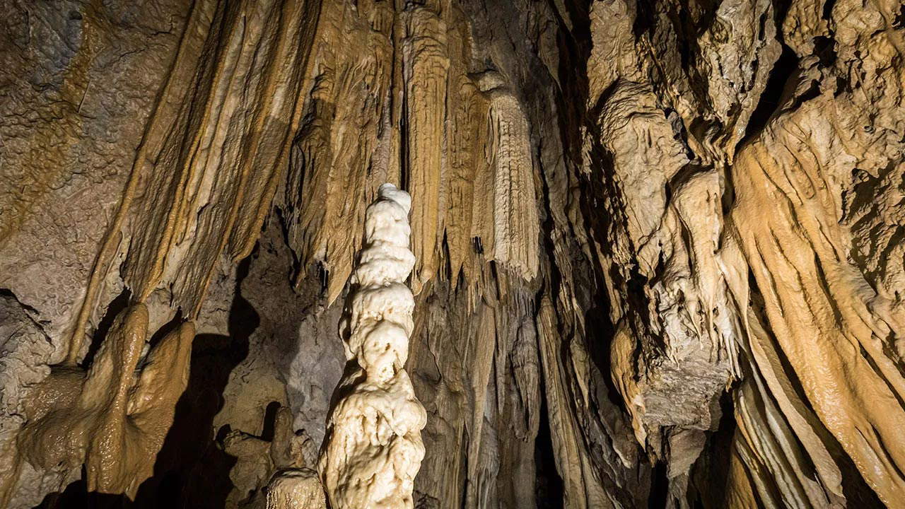 The caves of Equi Terme The caves of Equi Terme