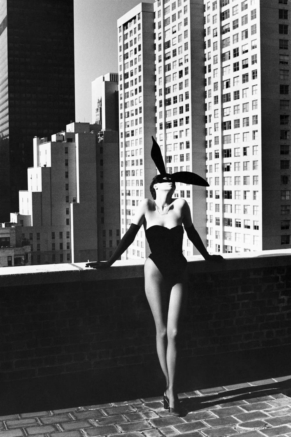 Helmut Newton, Elsa Peretti como conejita. Nueva York, 1975 © Helmut Newton Foundation Helmut Newton, Elsa Peretti como conejita. Nueva York, 1975 © Helmut Newton Foundation