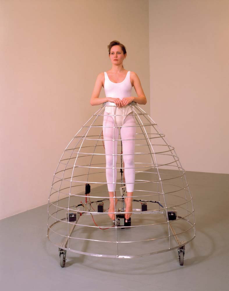 Jana Sterbak, Télécommande (1989 ; Barcelone, MACBA)