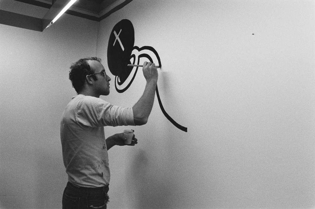 Lo Stedelijk Museum di Amsterdam espone dopo 30 anni uno dei più grandi pezzi da museo di Keith Haring 