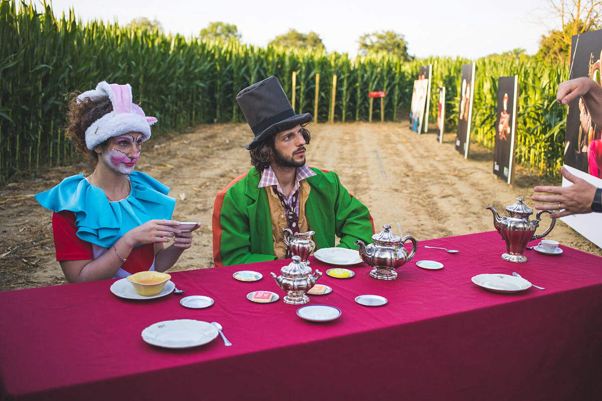 Märchenhafte Figuren im Labyrinth von Hort. Foto: Skills Communication