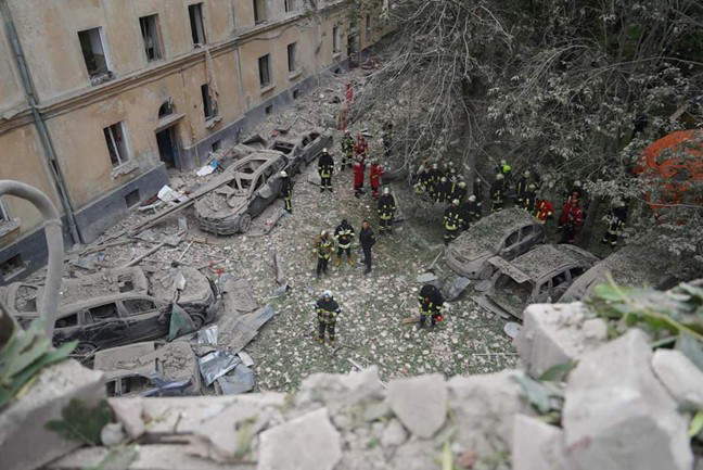 Ukraine, Russians attack Lviv: UNESCO protected area hit for first time