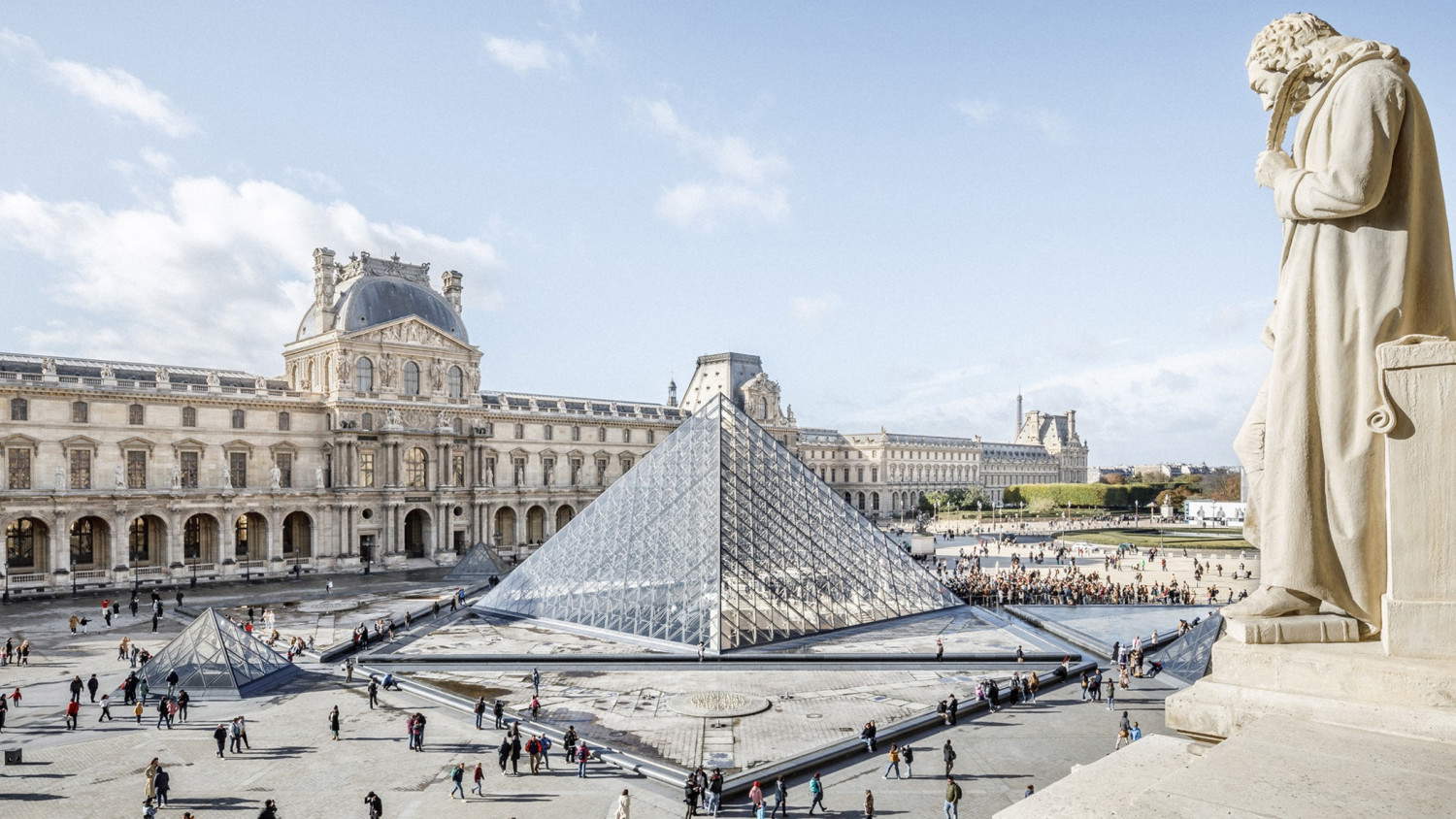 Il Louvre aumenta il prezzo del biglietto e amplia le aperture serali