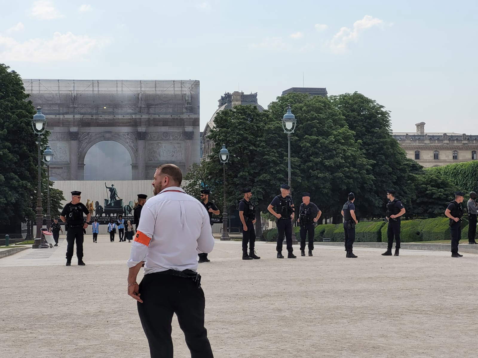 Le Louvre blindé pour l'arrivée de Mattarella Le Louvre blindé pour l'arrivée de Mattarella