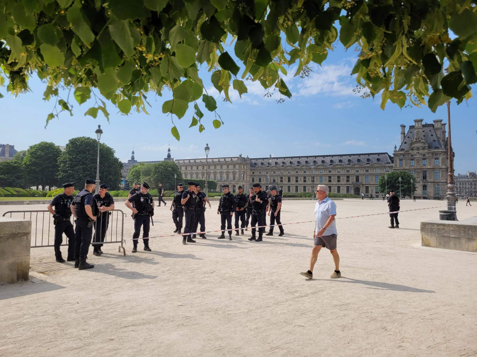 Le Louvre blindé pour l'arrivée de Mattarella Le Louvre blindé pour l'arrivée de Mattarella