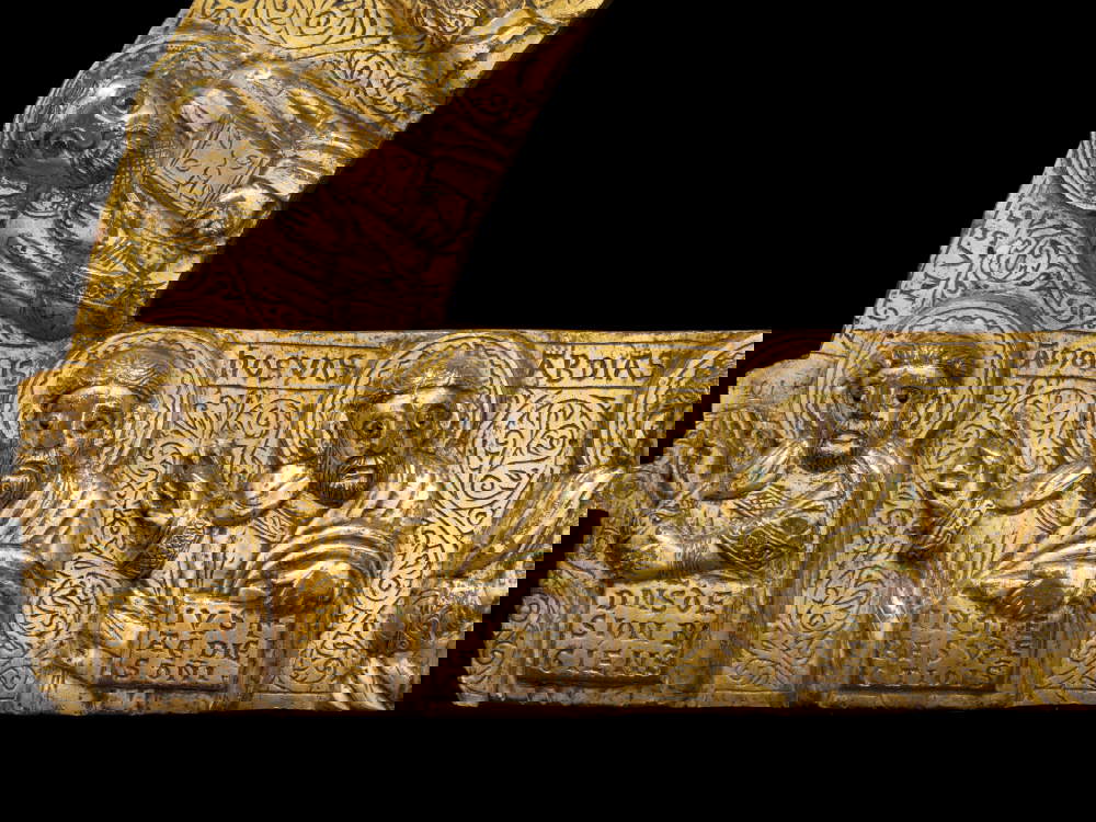 Lunetta della Nicchia dei Palli, dettaglio (inizio XIII secolo; bronzo dorato; Roma, Palazzo Venezia) &copy; VIVE - Vittoriano e Palazzo Venezia. Foto di Mauro Magliani