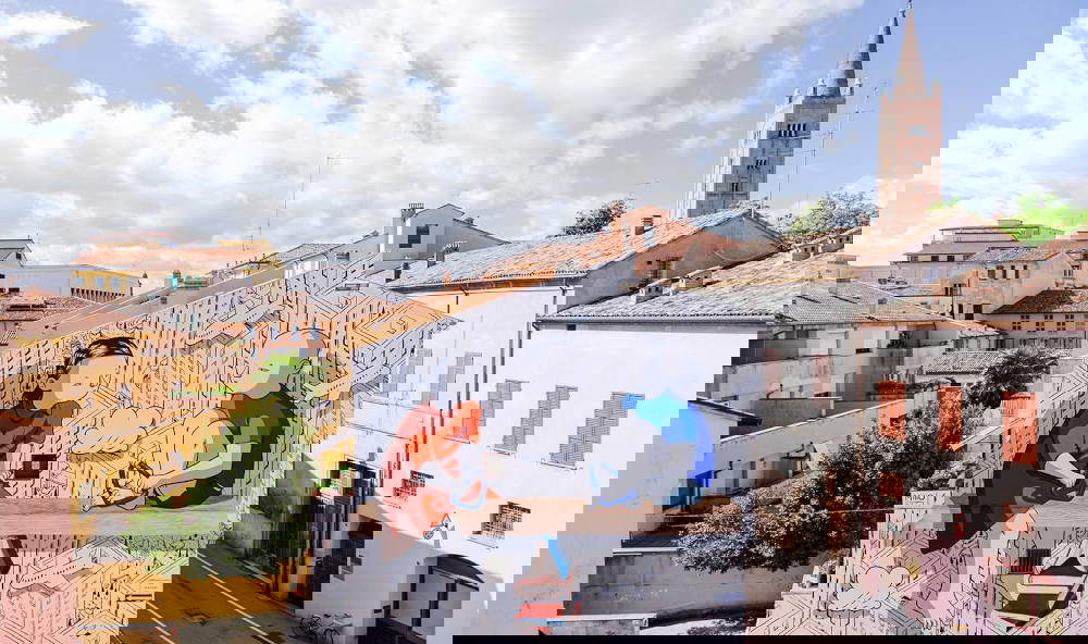 Forl&igrave;, Piazza del Carmine. Obra de Millo. Crédito Tommaso Guermandi - TravelEmiliaRomagna