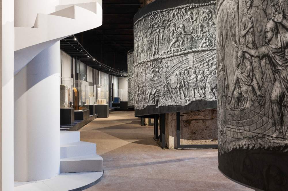 Inauguration au Colisée d'une exposition racontant l'histoire de la colonne de Trajan 