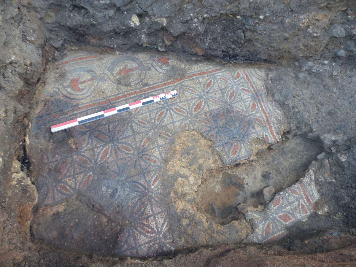La mosaïque découverte à Nevers La mosaïque découverte à Nevers