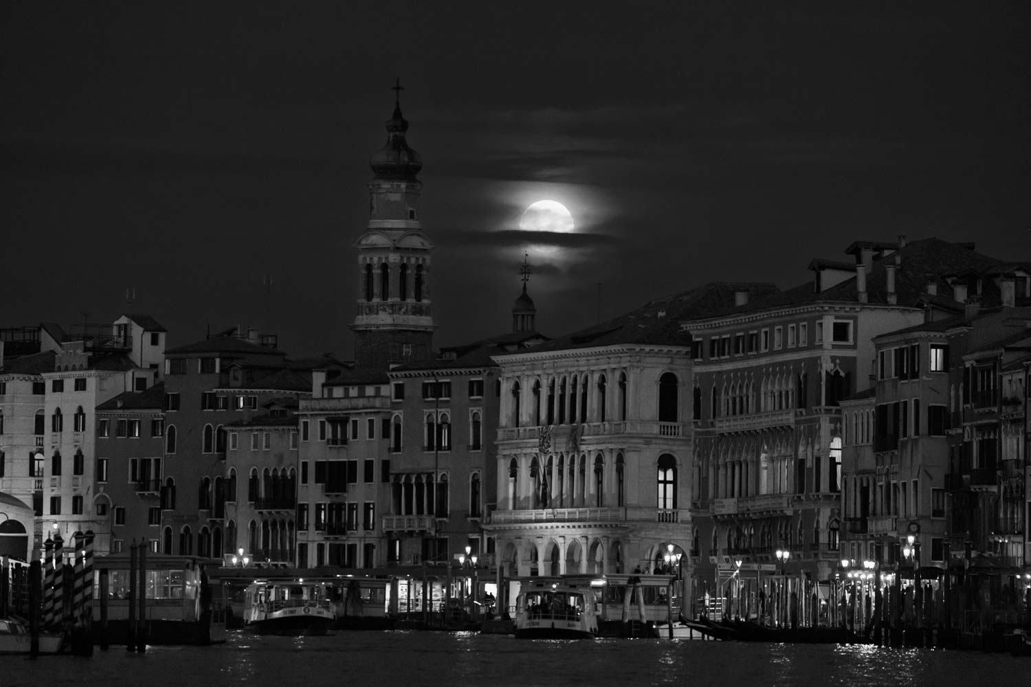 Nikos Aliagas, Venedig (2022) Nikos Aliagas, Venedig (2022)