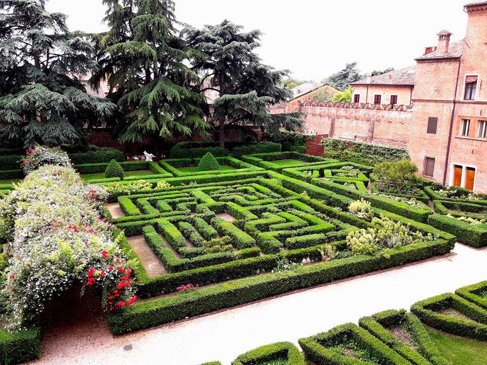 Ein Labyrinth in einem Renaissance-Palast: das Labyrinth des Palazzo Costabili in Ferrara