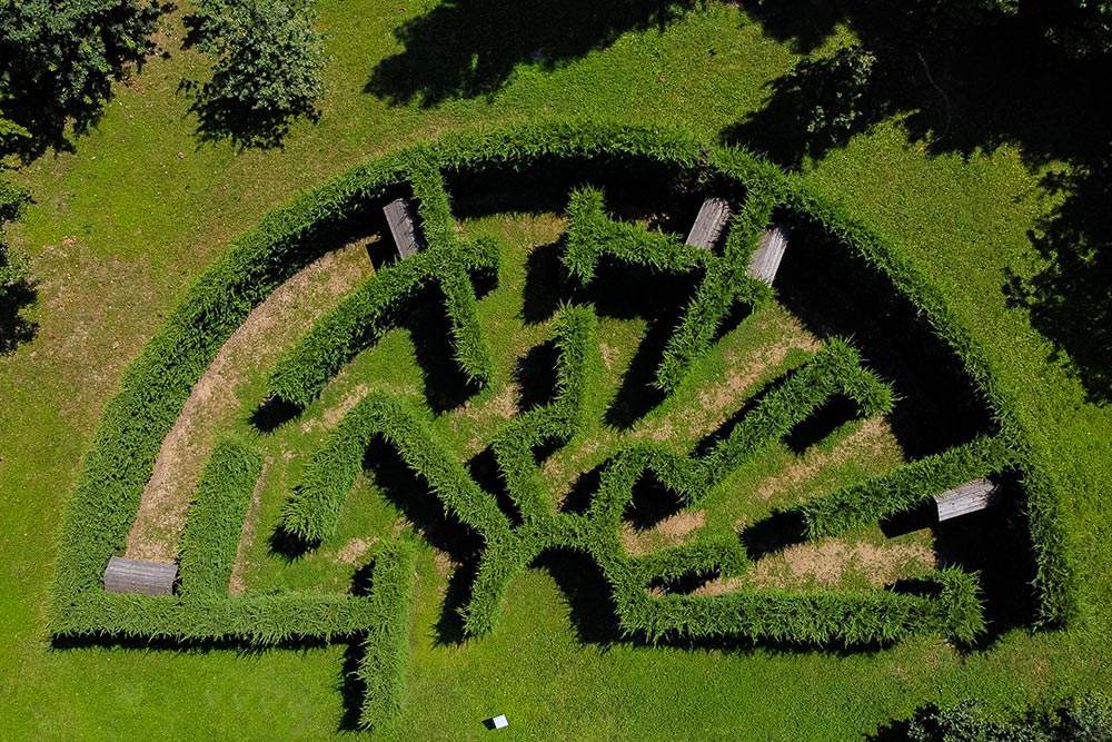 Ein Labyrinth zur Umweltkrise. Das labyrinthische Anthropozän von Piero Gilardi