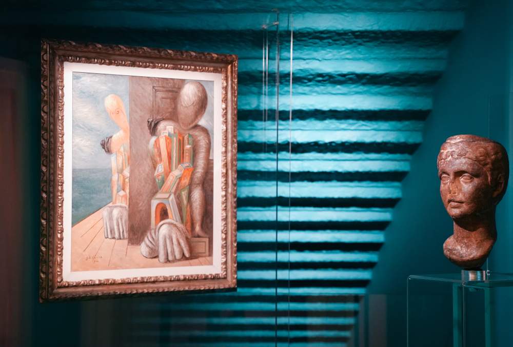 Le musée de Pistoia expose les Mannequins au bord de la mer de Giorgio de Chirico 