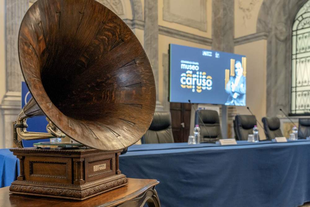 Apre il primo museo nazionale dedicato a Enrico Caruso nel Palazzo Reale di Napoli 