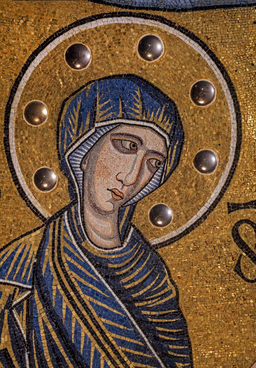 Restaurierungen: das Mosaik des Apsisbeckens Restaurierungen: das Mosaik des Apsisbeckens