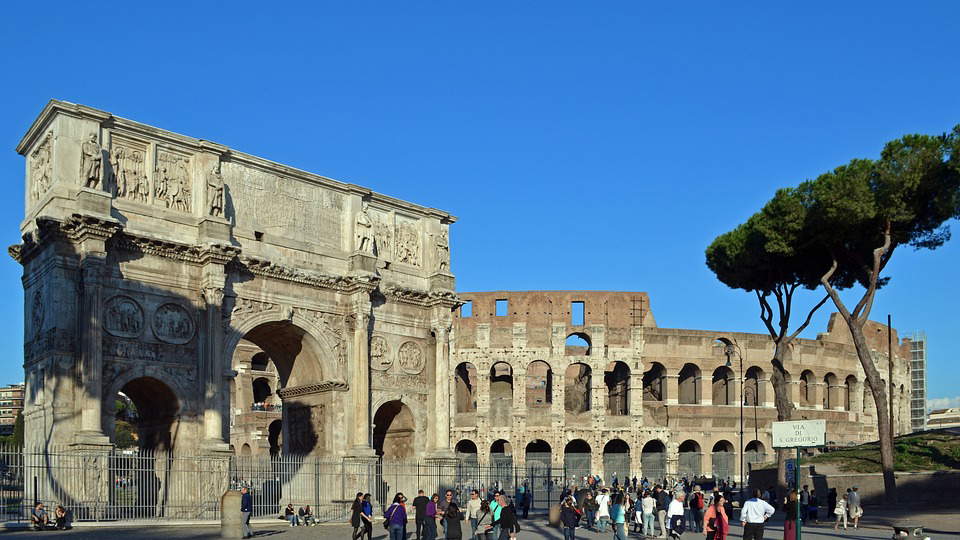Tourists in Rome Tourists in Rome