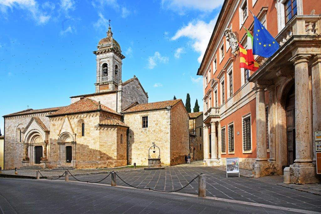 San Quirico d'Orcia, Piazza Chigi. Foto: Comune di San Quirico d'Orcia San Quirico d'Orcia, Piazza Chigi. Foto: Comune di San Quirico d'Orcia