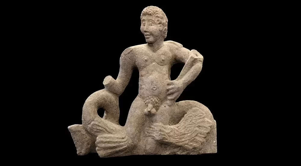 Descubierta en Inglaterra una estatua de Tritón Descubierta en Inglaterra una estatua de Tritón