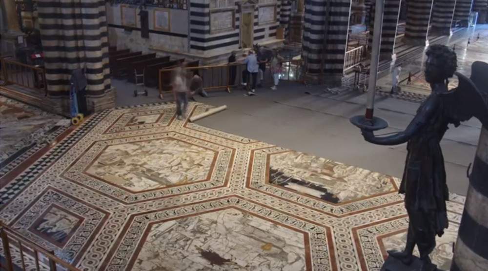 Siena Cathedral floor: new uncovering and new national spot 