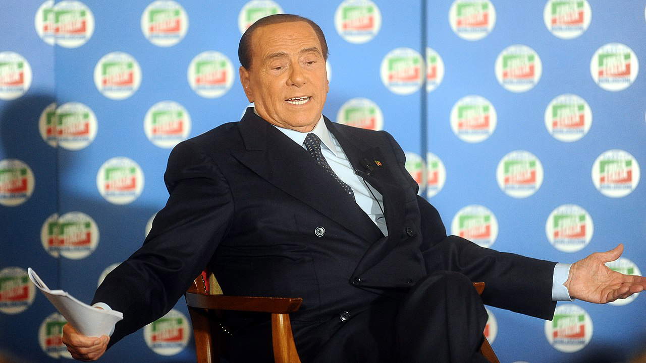 Berlusconi, il “collezionista di croste”