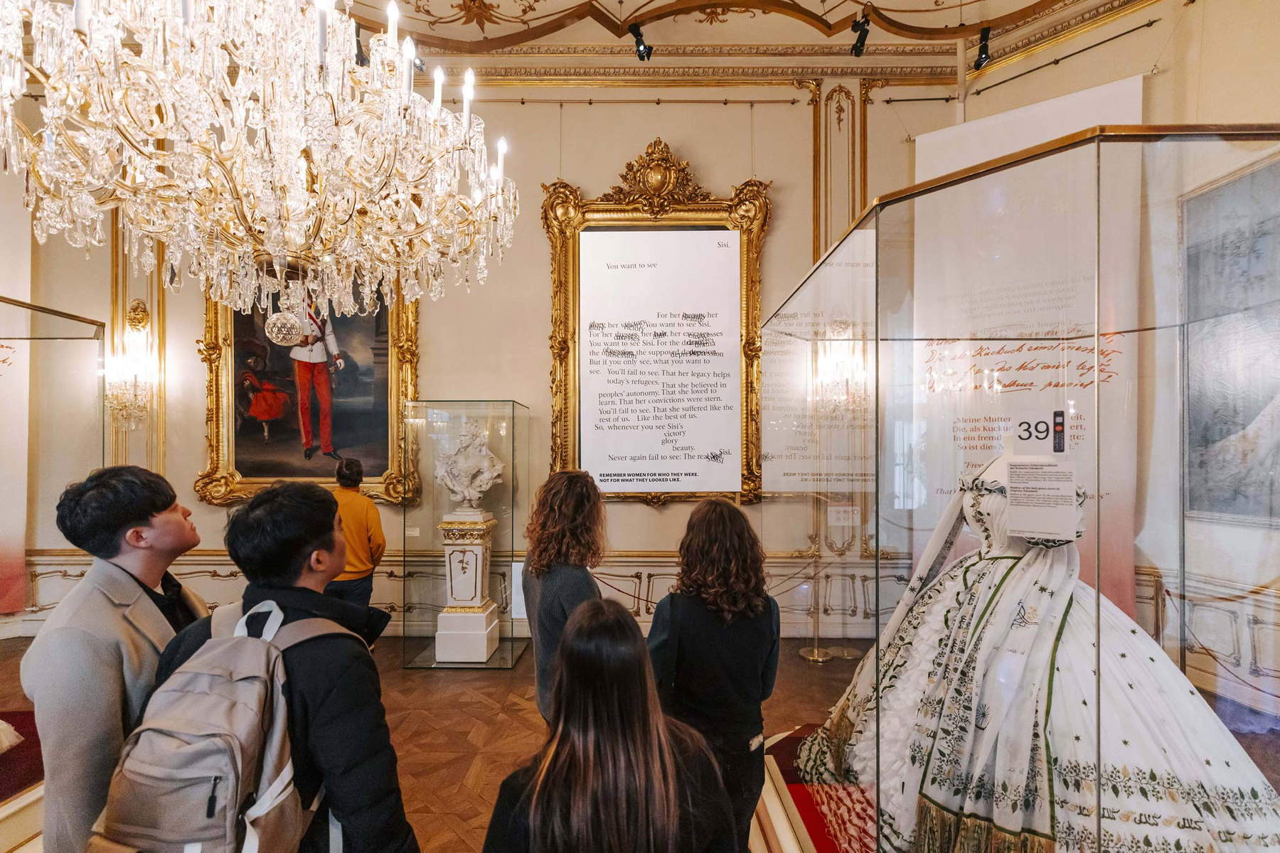 Wien, das ikonische Sissi-Porträt durch ein Gedicht ersetzt: 