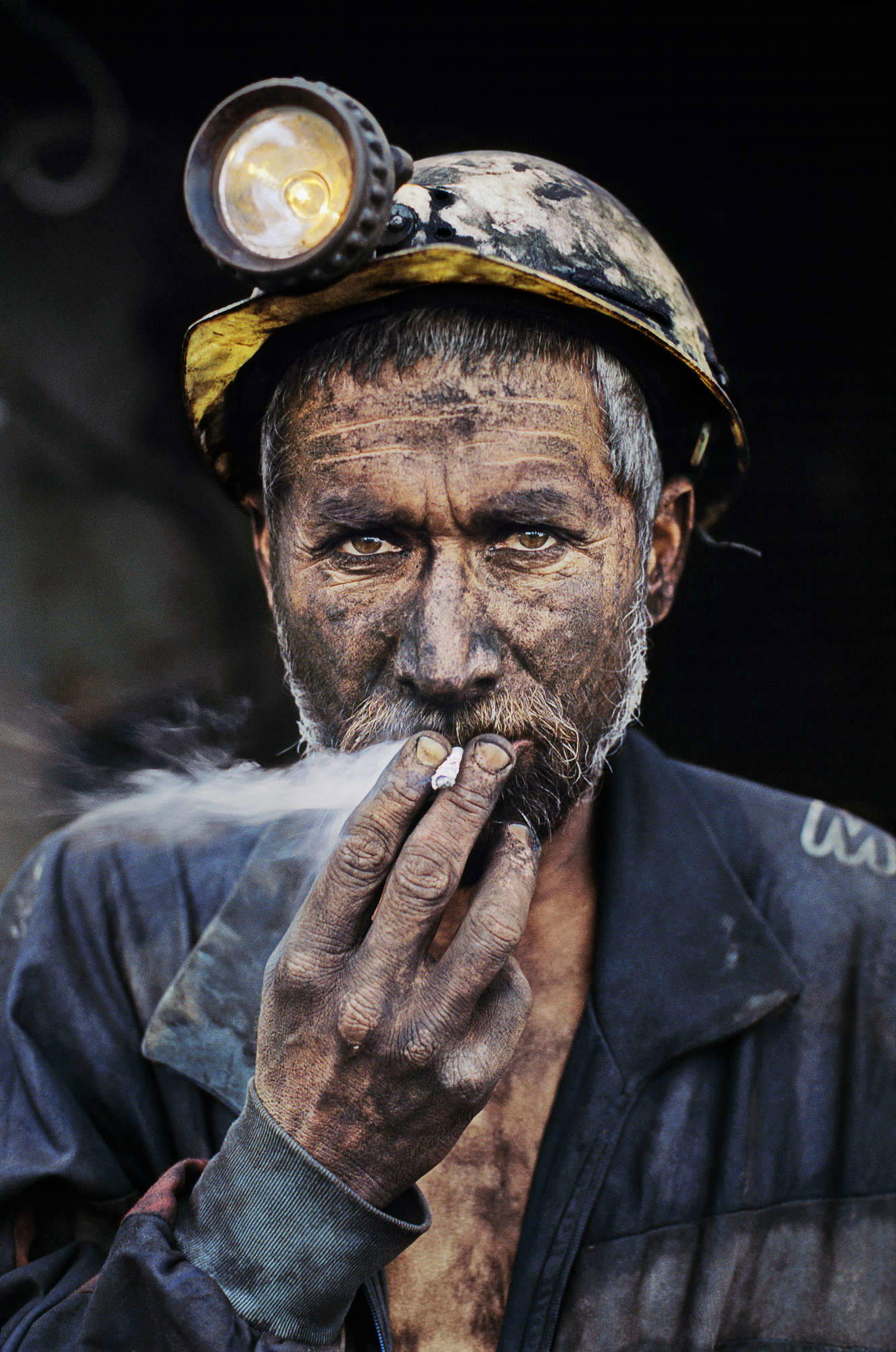 Steve McCurry, Pul-i-Khimri, Afghanistan, 2002 Steve McCurry, Pul-i-Khimri, Afghanistan, 2002