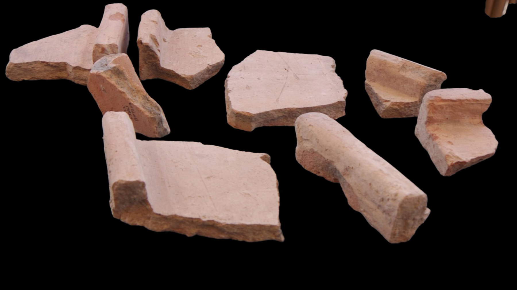 Gerusalemme, scoperte tegole in ceramica del II secolo a.C.: le più antiche mai trovate in Israele